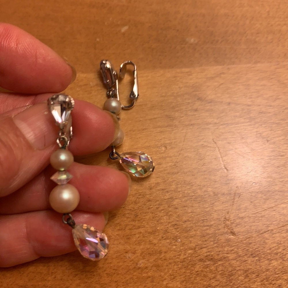 Vintage Pearls &‎ Crystals Necklace with 2 Pair (Pierced & Clip) Earrings - Picture 4 of 6